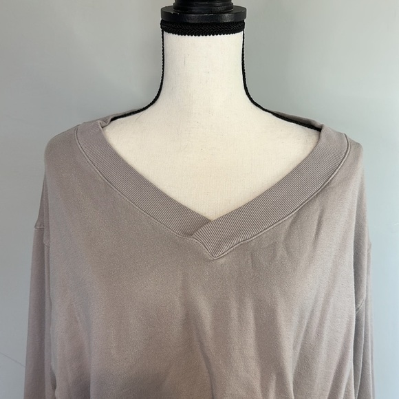 Nike Comfy Soft Cropped V Neck Gray Sweatshirt - Picture 2 of 7